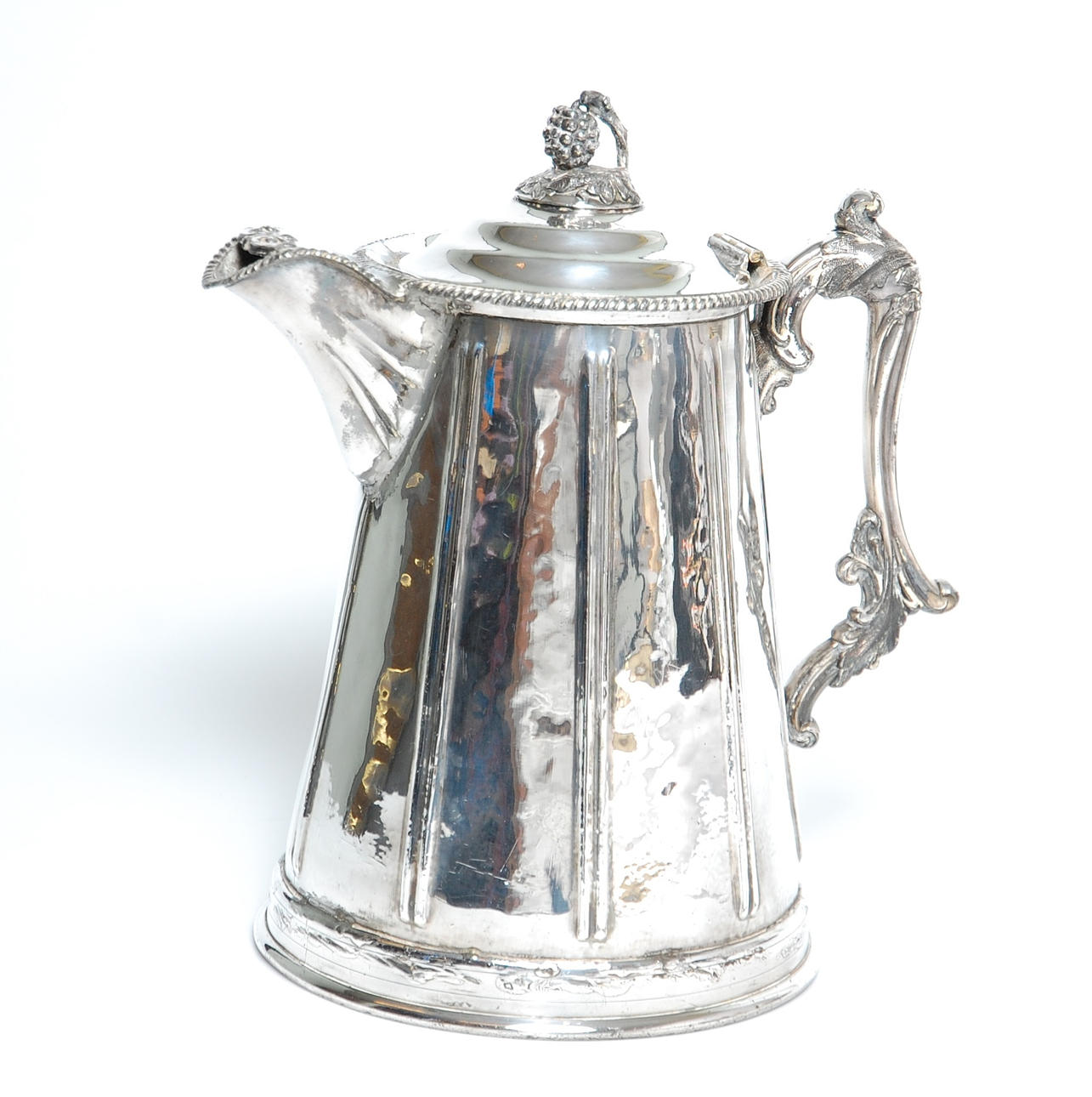 KANNA, stor, dubbelmantlad för varma eller kalla drycker, nysilver, England 1800-tal.