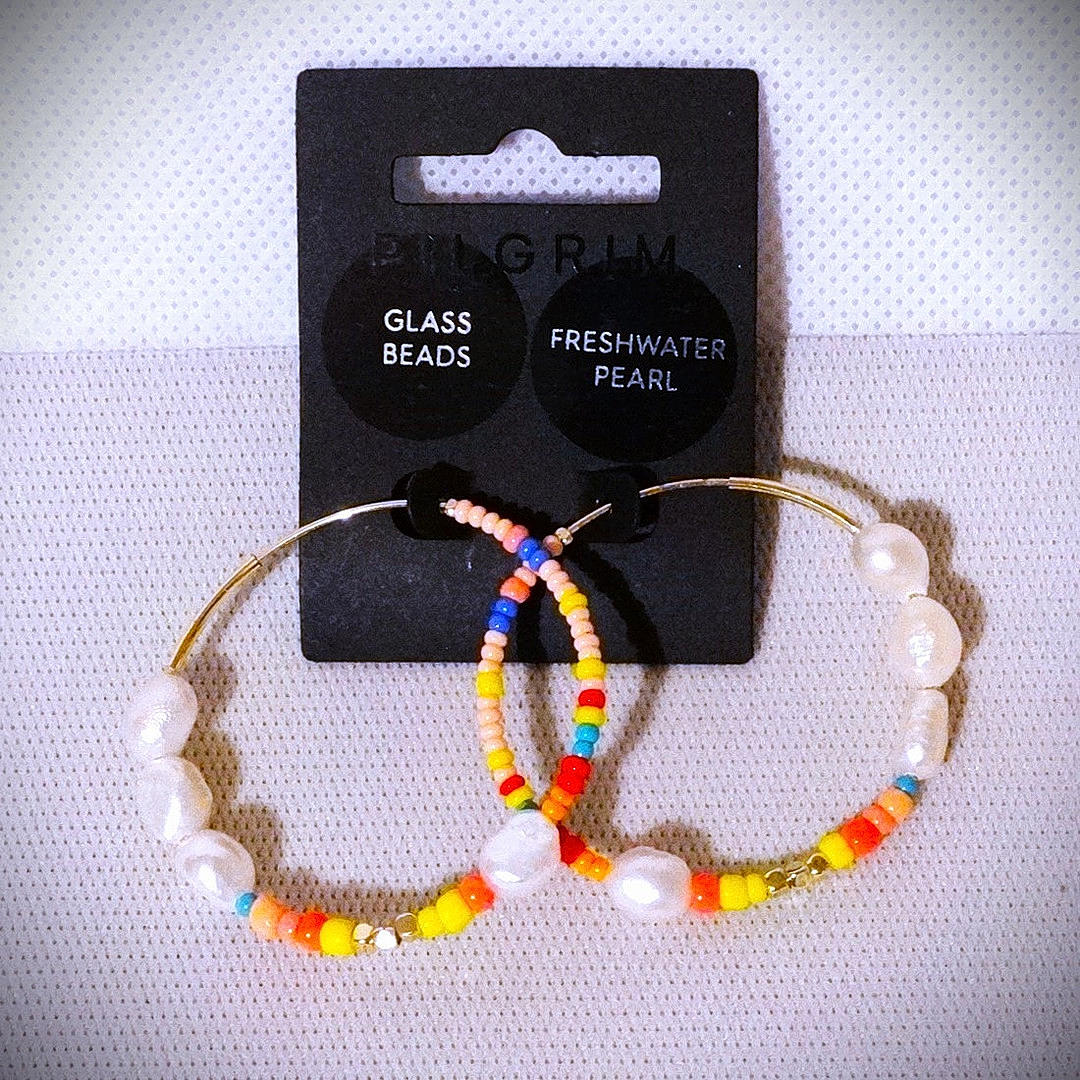 PILGRIMSKREOLER MED GASSTENAR OCH ODLADE PÄRLOR.