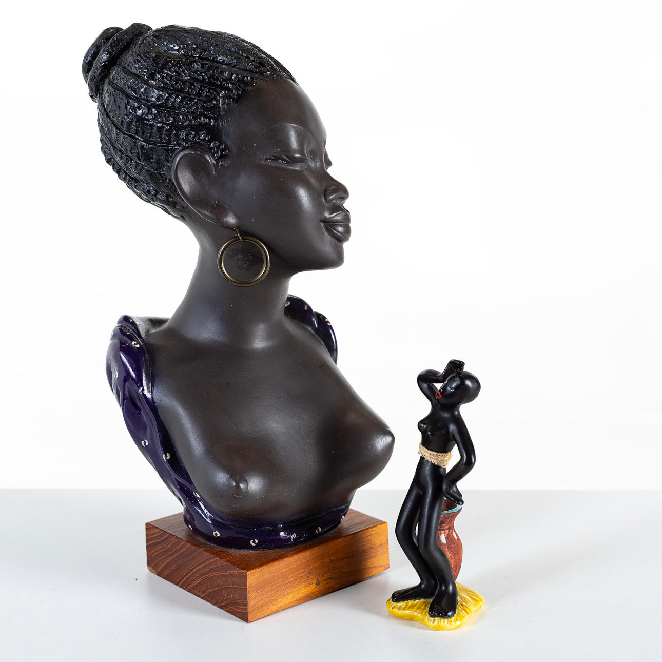 FIGURINER, 2 st b.la Gino Manca, 1900 - talets andra hälft.