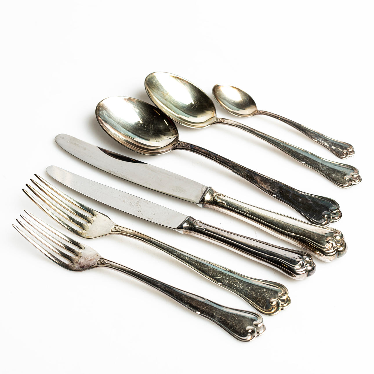 MATSILVER, 89 delar, 3137 g.