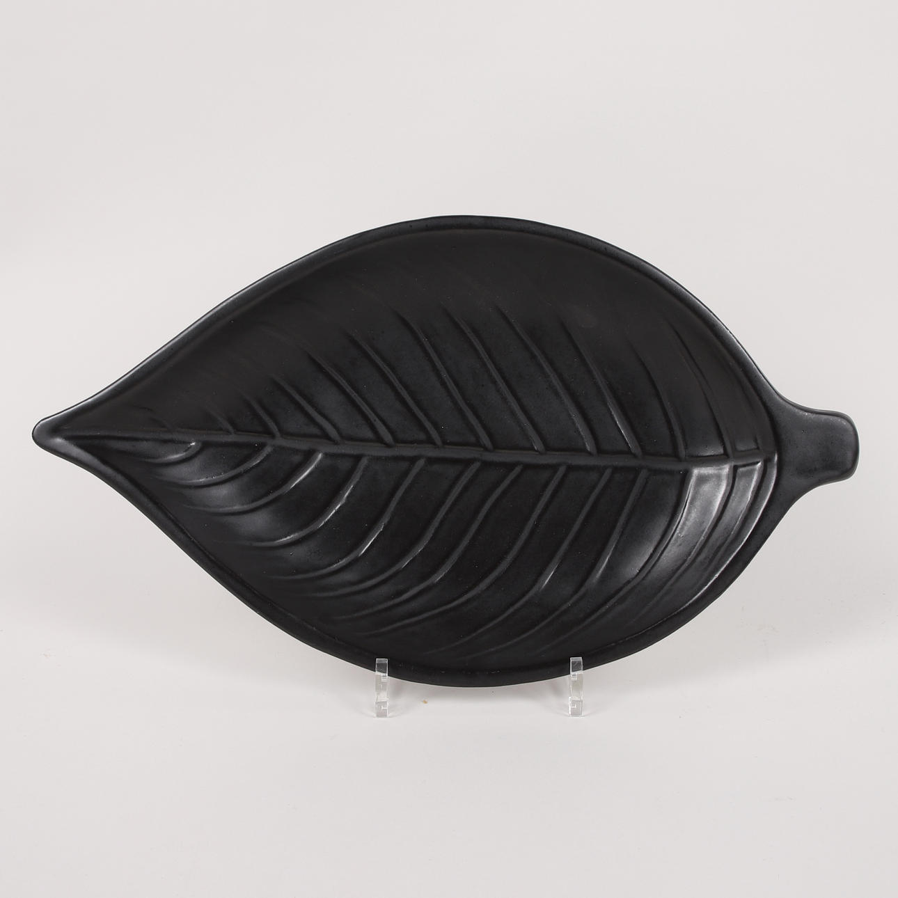 Tallerken, bladformet, keramik, Höganäs.