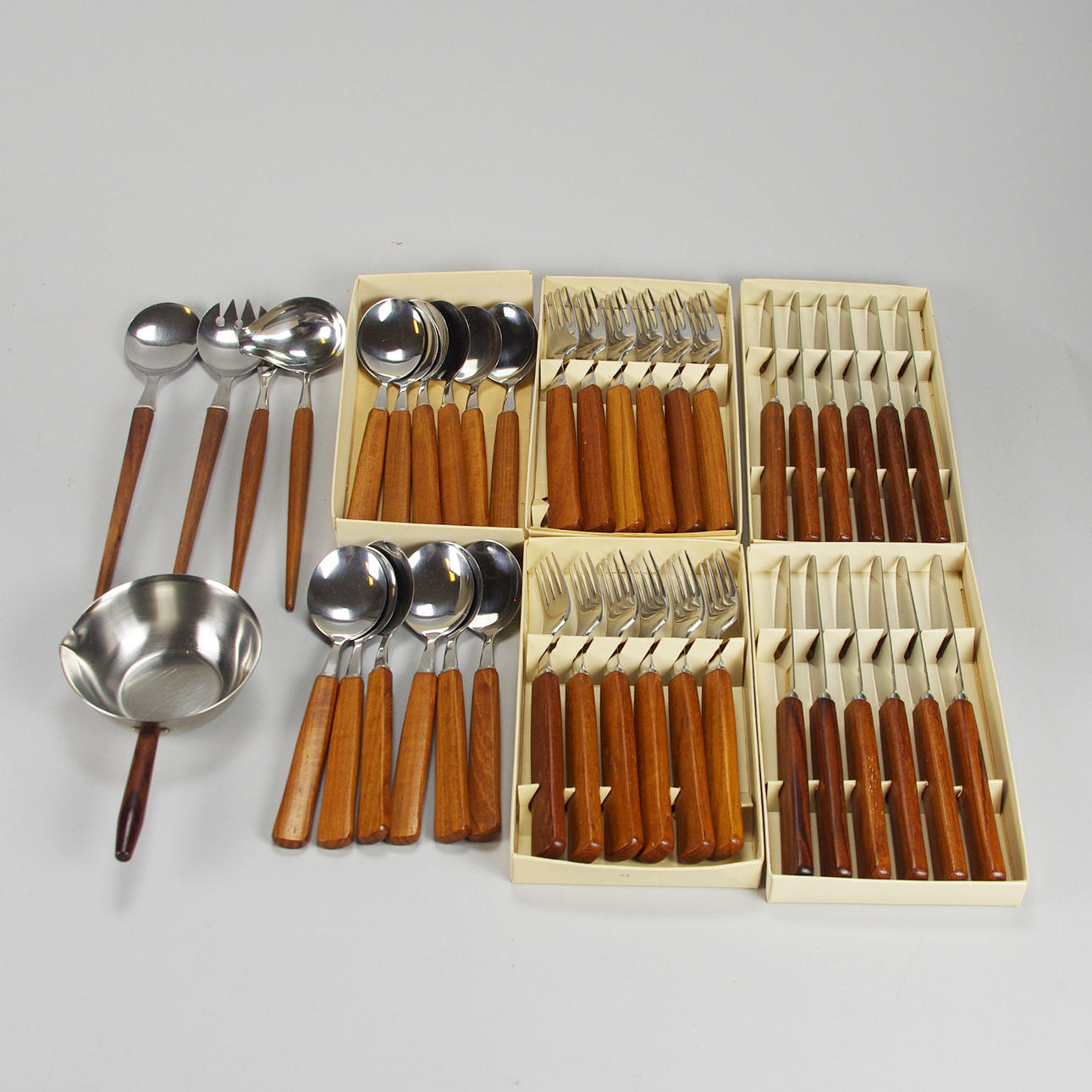 BESTICKUPPSÄTTNING, teak/rostfritt.