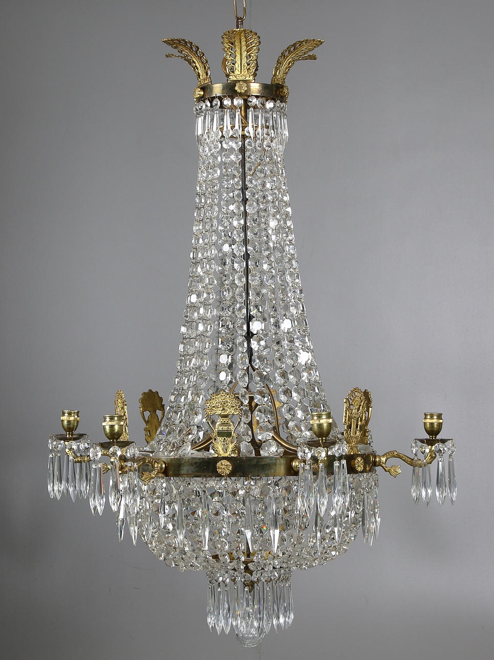 LJUSKRONA, empirestil, omkring år 1900. Höjd 100 cm.