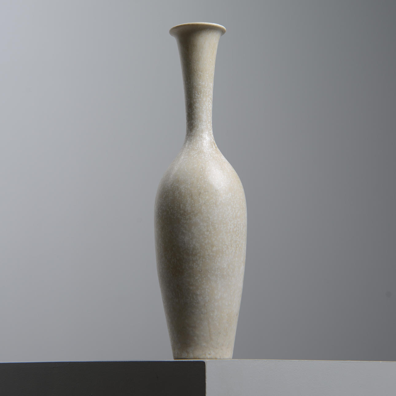 GUNNAR NYLUND. Un jarrón de gres, Rörstrand Ateljé, 1950/60.