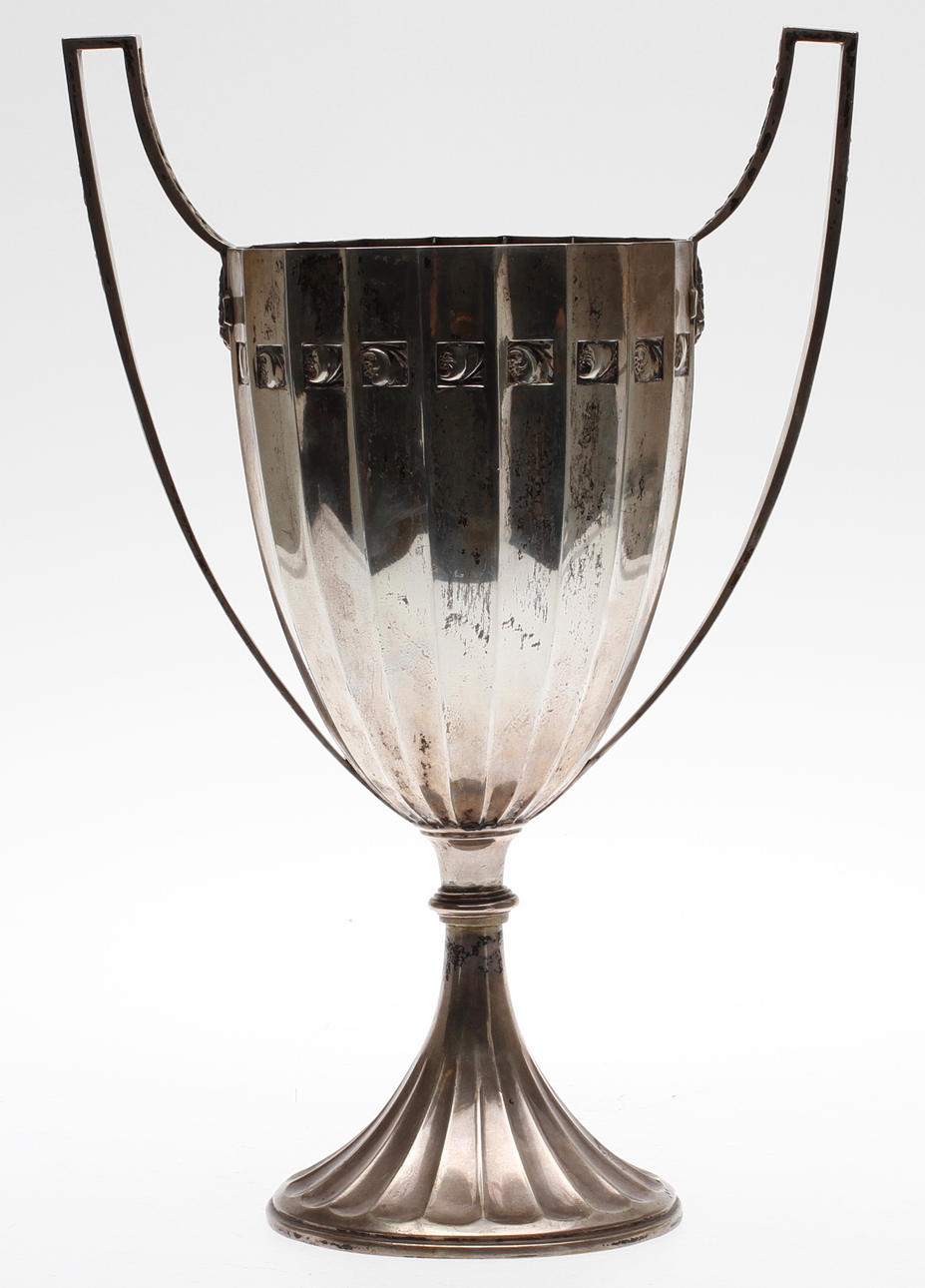 POKAL, silver, utländska stämplar, total ca vikt 753 g.