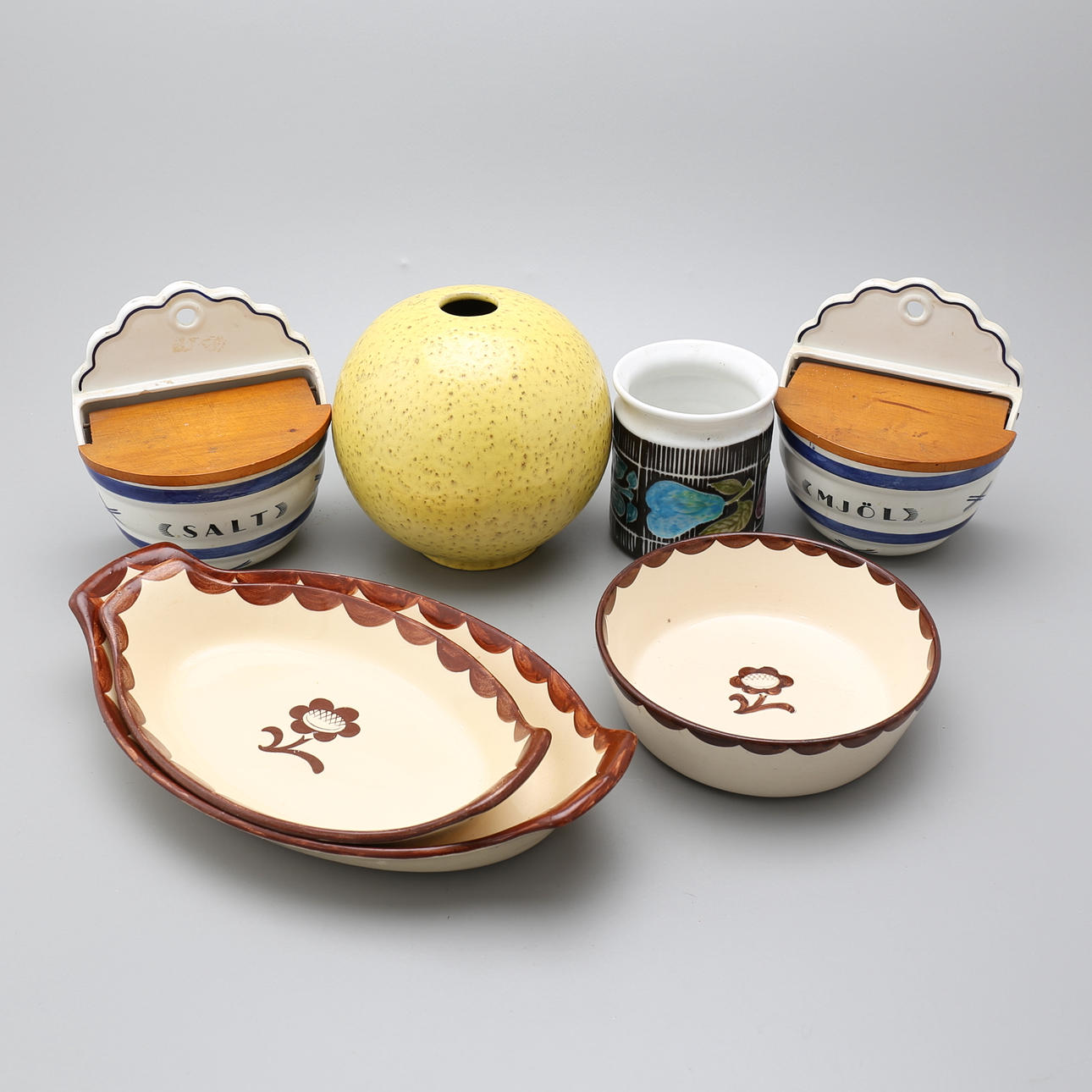 KERAMIKFÖREMÅL, 7 st, 1900-tal.