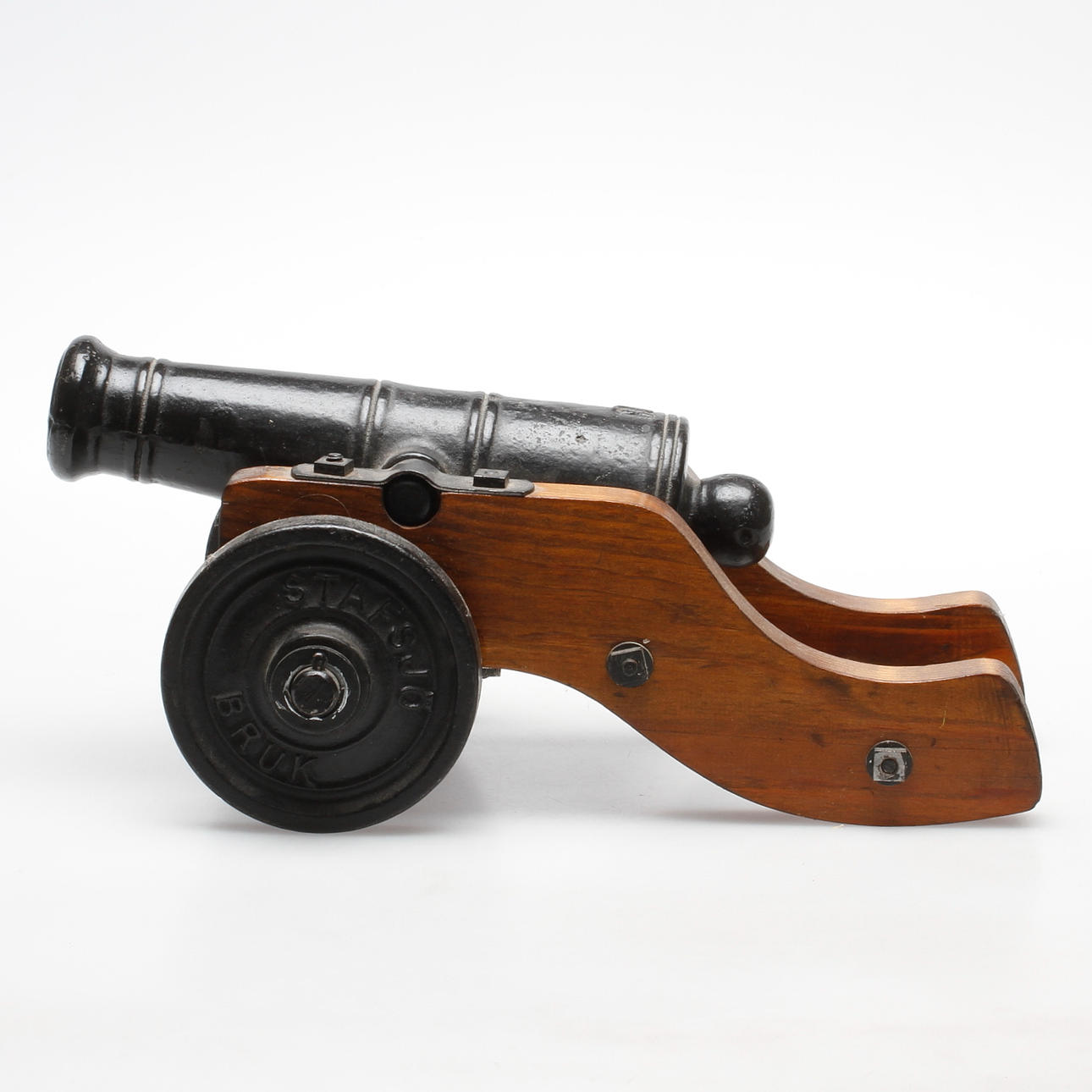 BORDSKANON PÅ LAVETT, "Stavsjökanonen", järn, Stafsjö, 1900-tal.