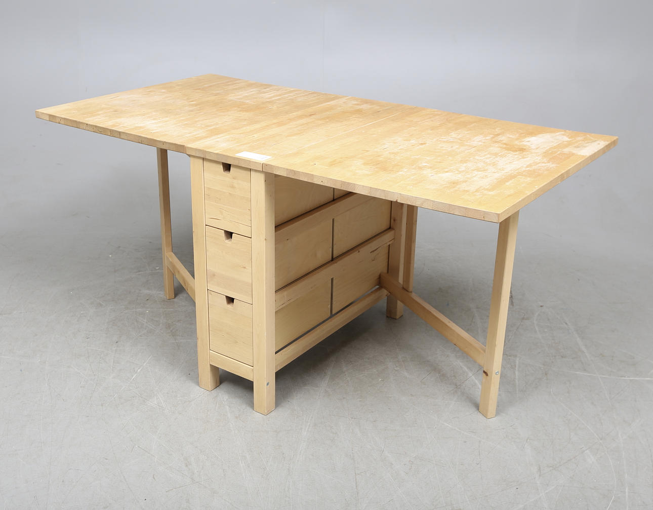 SLAGBORD MED LÅDOR, björk, 1900-talets senare del.