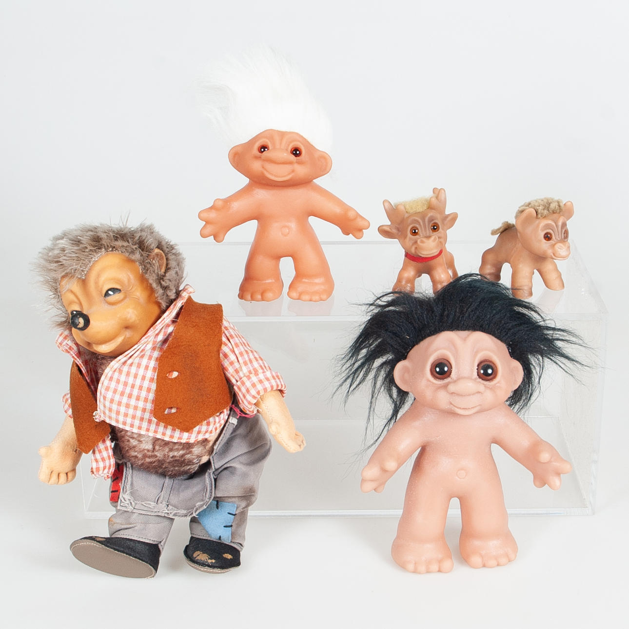 THOMAS DAM. Trolls, 4 pcs and Steiff Micki.