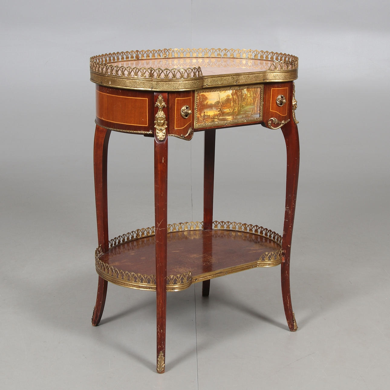 LAMPBORD, rokostil, 1900-talets mitt.