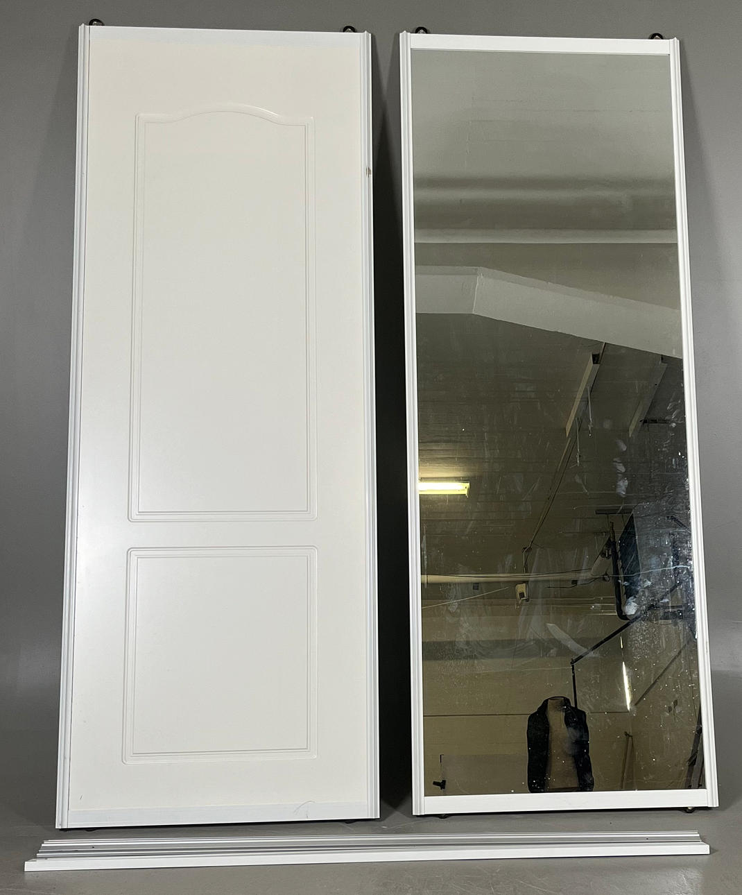 SKYDEDØRE, 2 stk. Elfa.