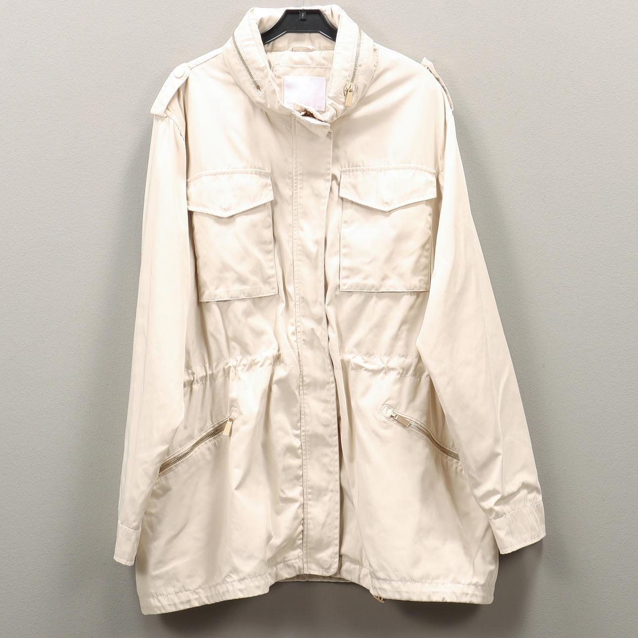 JACKA Samsa Collection.