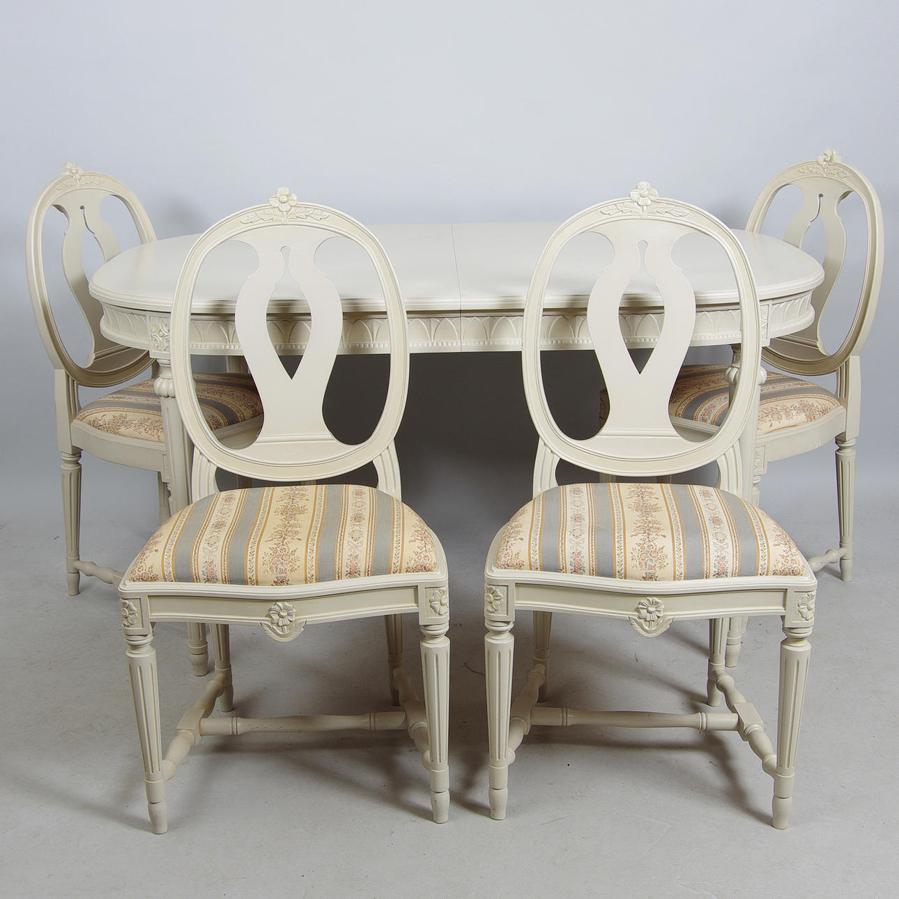 MATSALSGRUPP, gråmålad, gustaviansk stil.