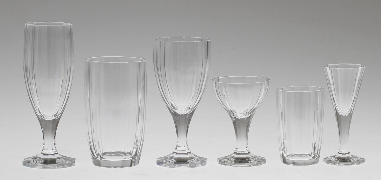 GLASSERVISDELAR, 34 delar, "Lagerberg", Elis Bergh, Kosta.