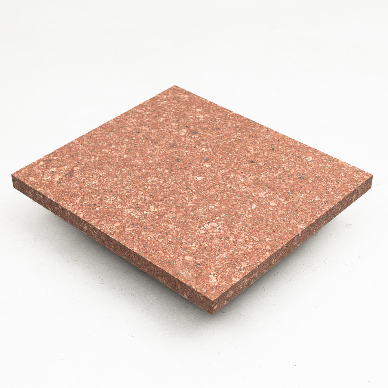 STENBORD/BORDPLADE, granit, ca. 57 x 50 cm.