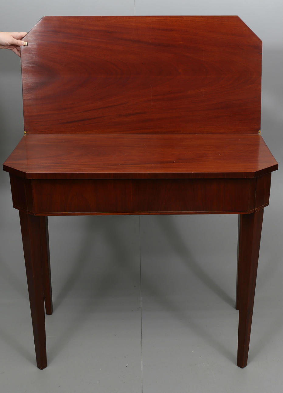 SPELBORD, mahogny, 1800-talets fjärde kvartal.