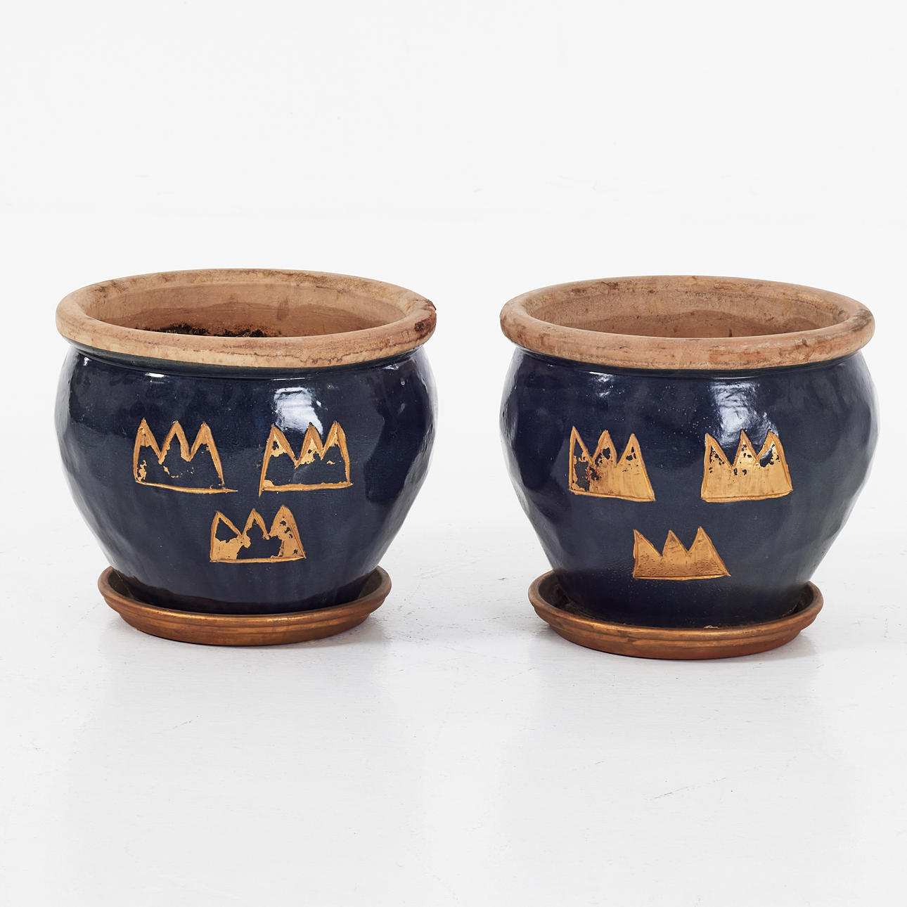 OUTER LINING, 1 pair, ceramic, decor with three crowns.