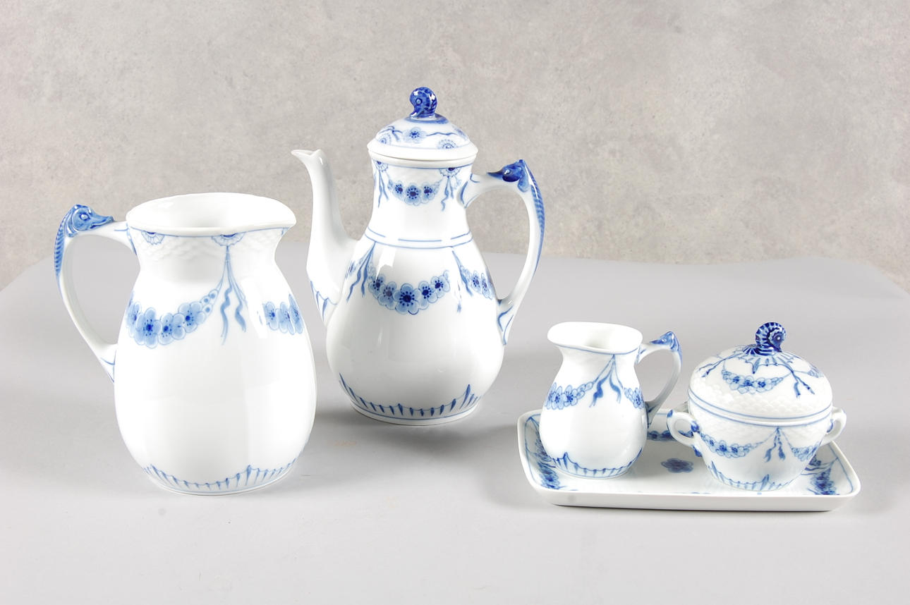 KAFFESERVIS DELAR , Bing & Gröndahl, " Empire " 1: sort.