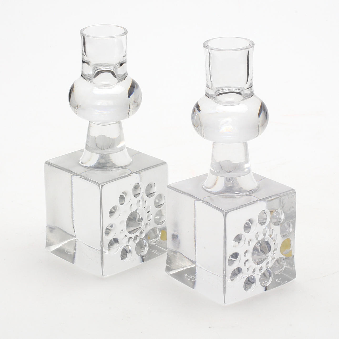 LJUSSTAKAR, ett par, Bertil Vallien, Boda Åfors, glas, signerade, 1900-talets senare hälft.