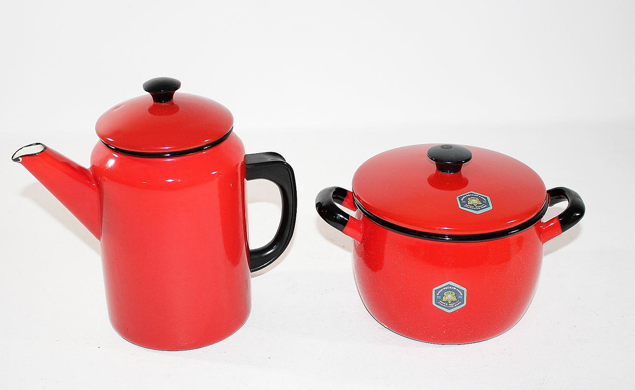 GRYTA och KAFFEKANNA, emaljerad, Kockums.