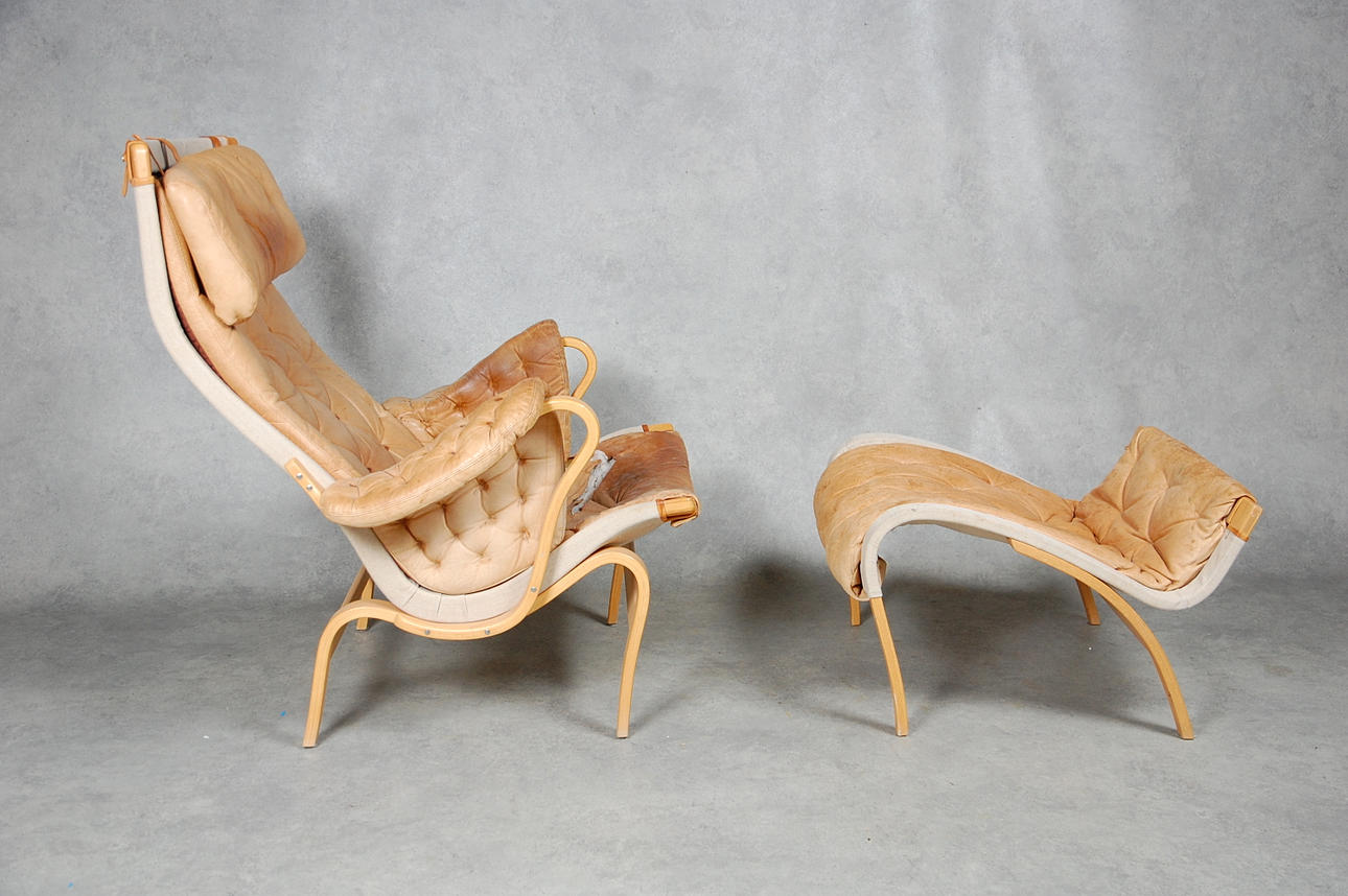 VILSTOL MED FOTPALL skinn " Pernilla 69 " Bruno Mathsson DUX.