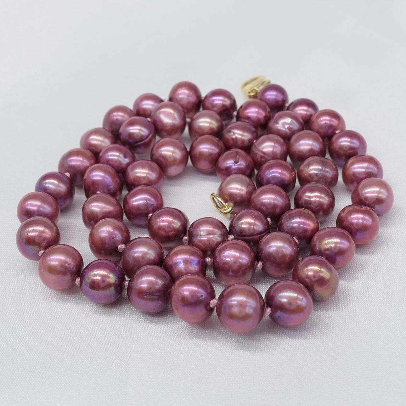 LILA SÖTVATTENSPÄRLA halsband.