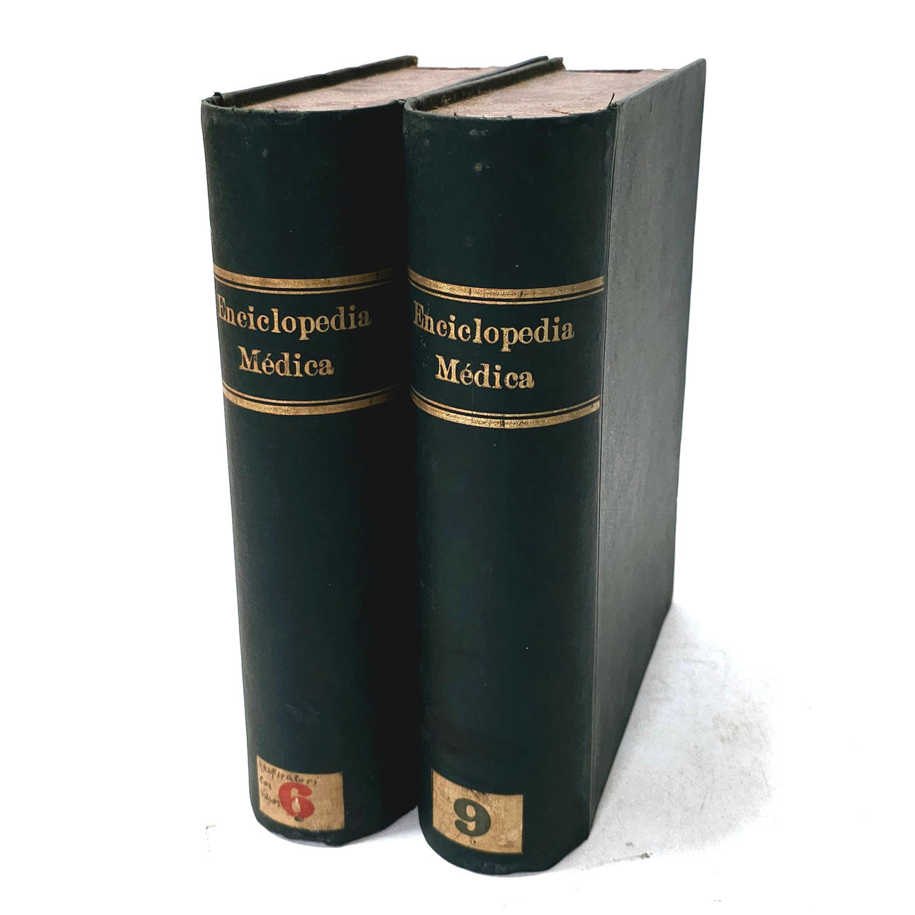 PAR GAMLE BOGFORMEDE KASSER I FORET PAP.