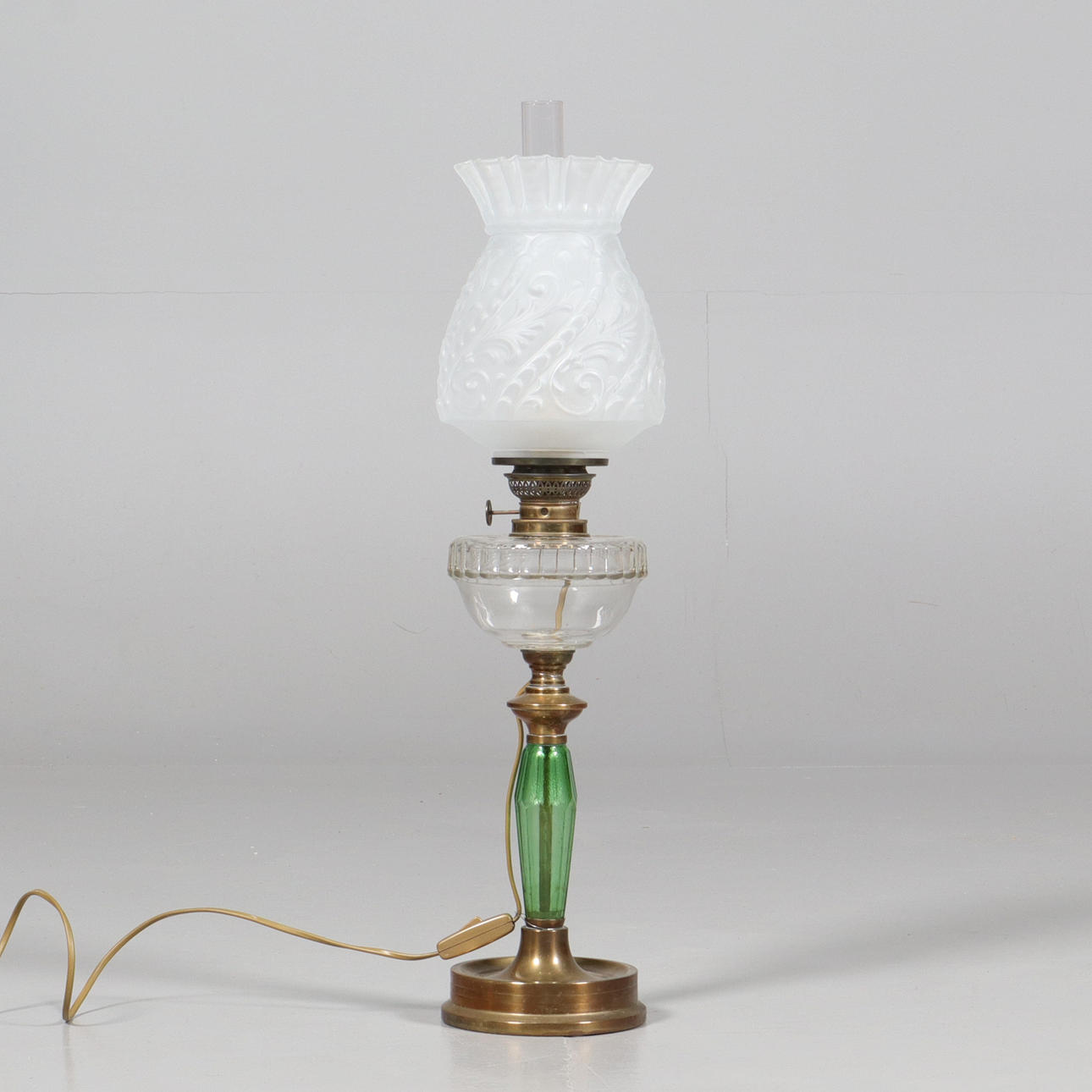 LÁMPARA FOTOVOLTAICA DE MESA, ELECTRIFICADA.