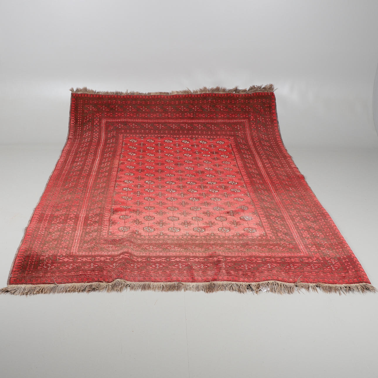 UNA ALFOMBRA BELOUCH.