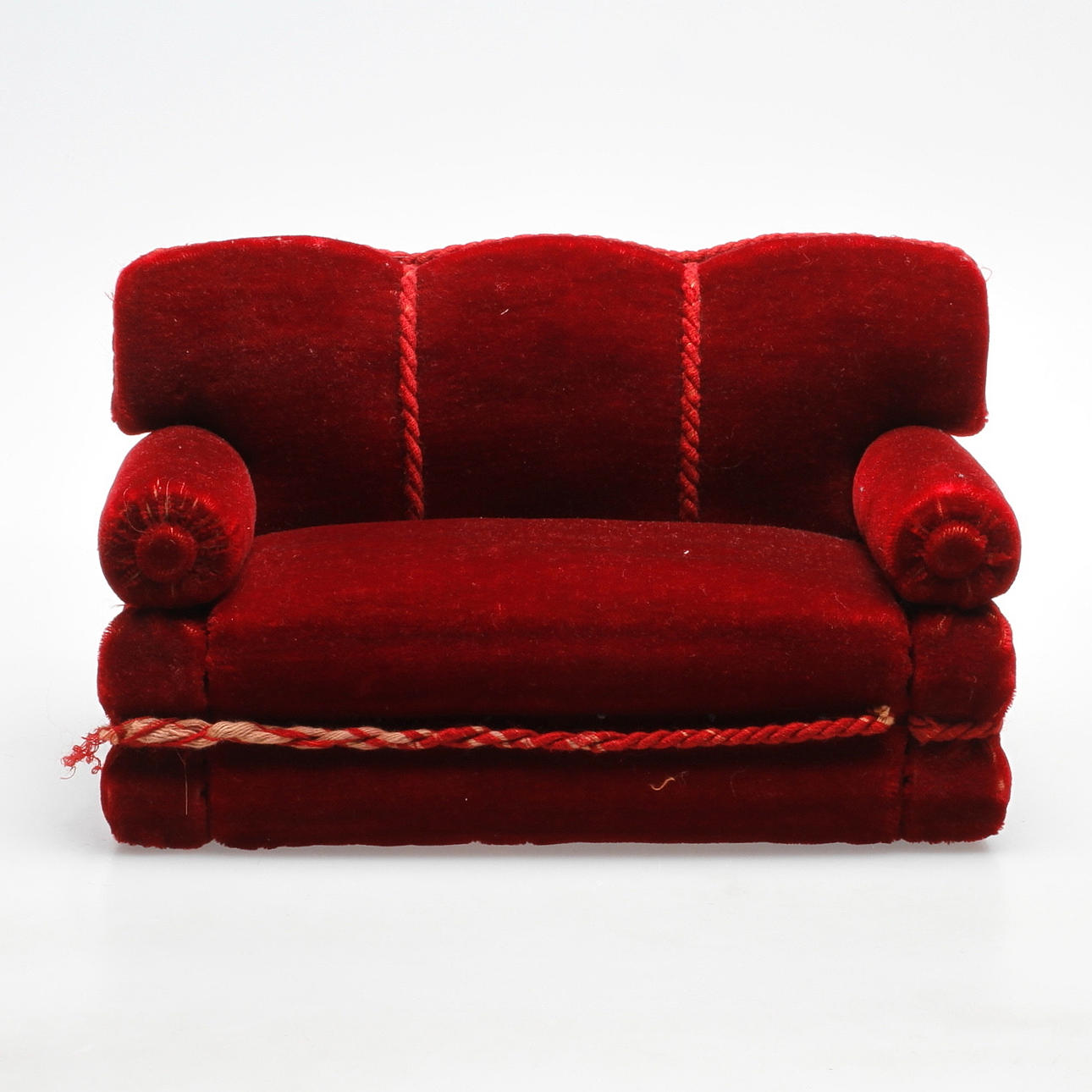 MINIATYRSOFFA, 1900-talets första hälft.