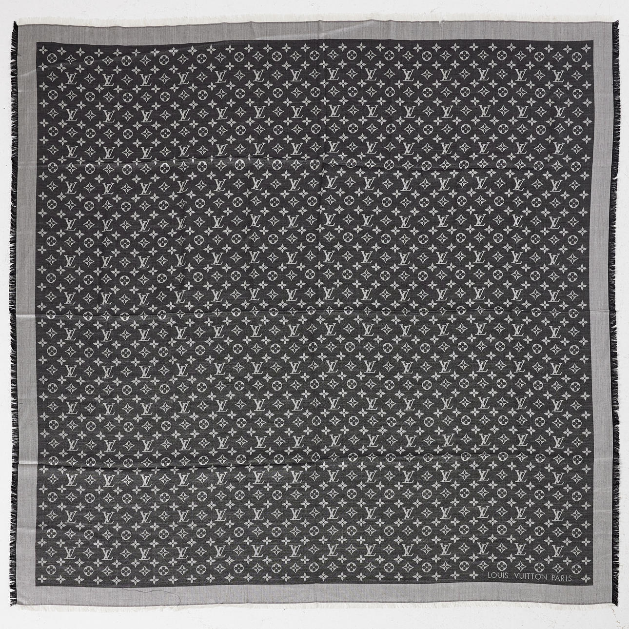 LOUIS VUITTON, Schal „Monogram Classic Shawl“.