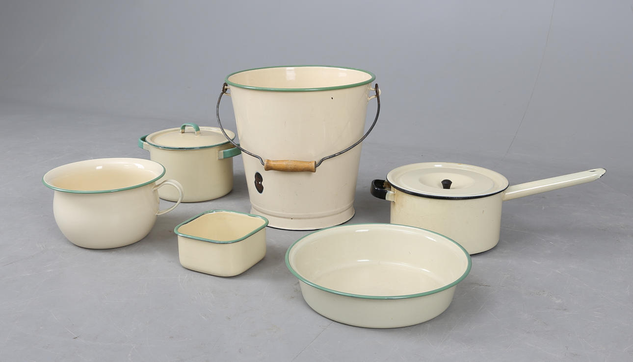 EMALJFÖREMÅL, 6 delar, Kockum, 1900-talets mitt.