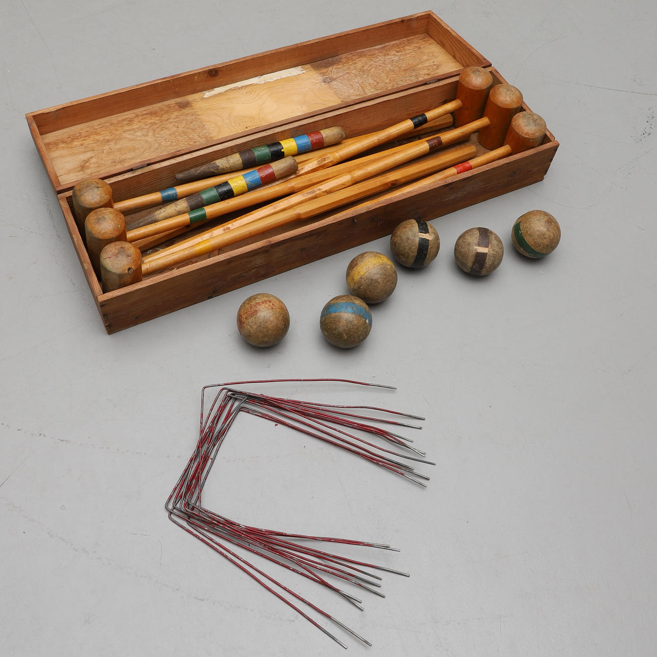 Ein Krocketspiel, in einer Kiste, 20. Jahrhundert.