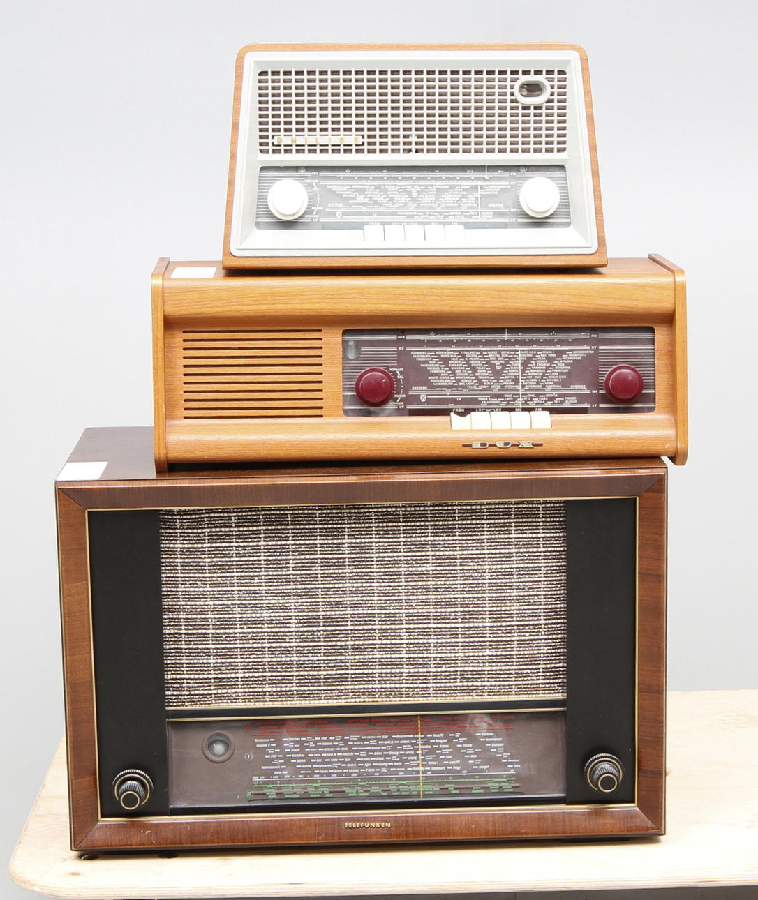 RADIOAPPARATER, 3 st, Telefunken, Dux och Philips, 40/50-tal.