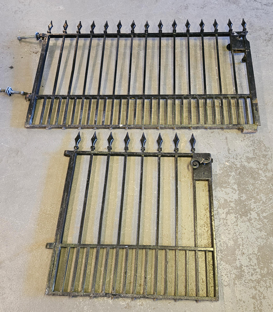 Zwei Eisentore, 20. Jahrhundert.