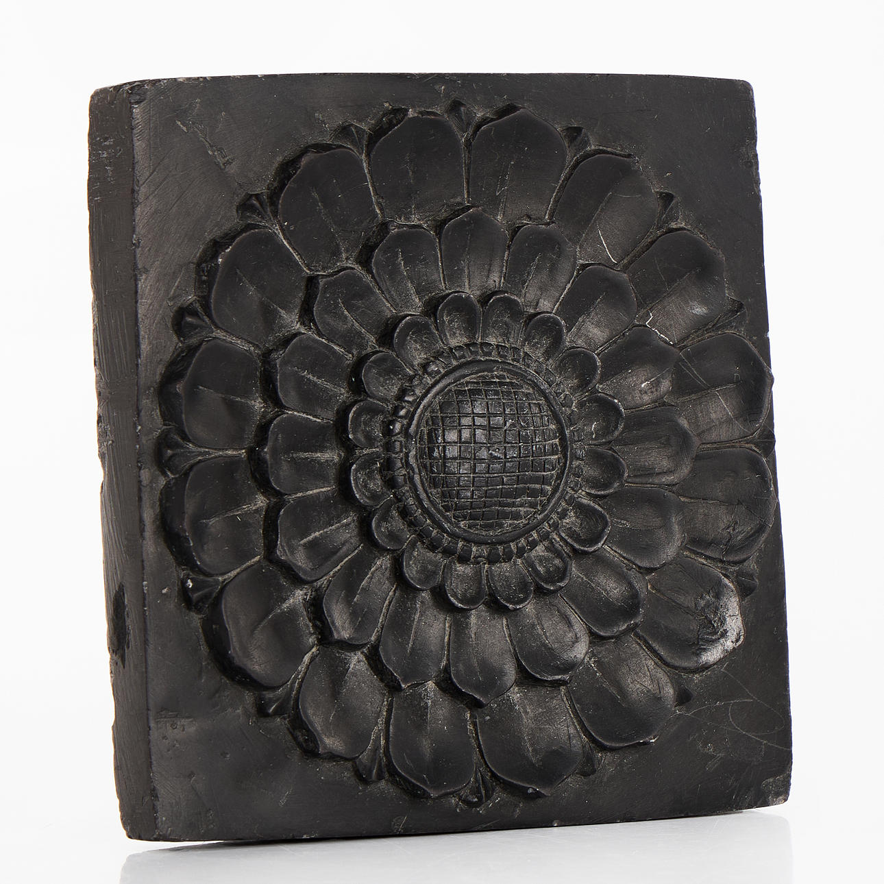 RELIEF, Indien, skuren svart sten.