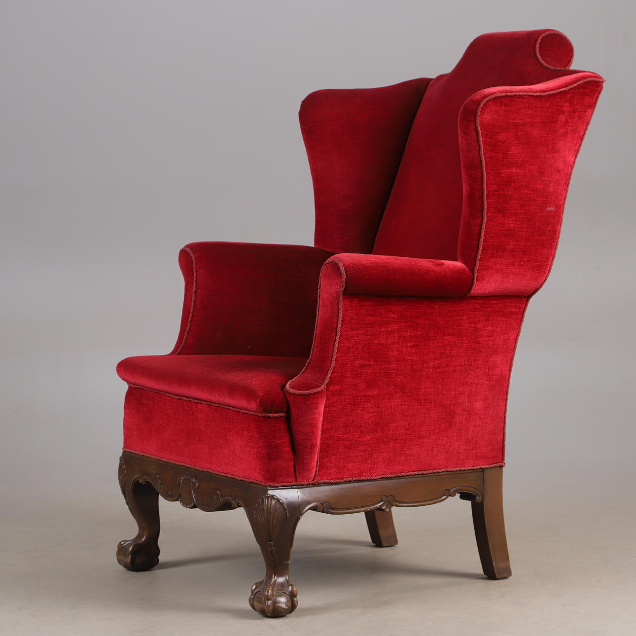 EARPATCH NOJATUOLI, punainen muhkea verhoilu, chippendale-tyyli.