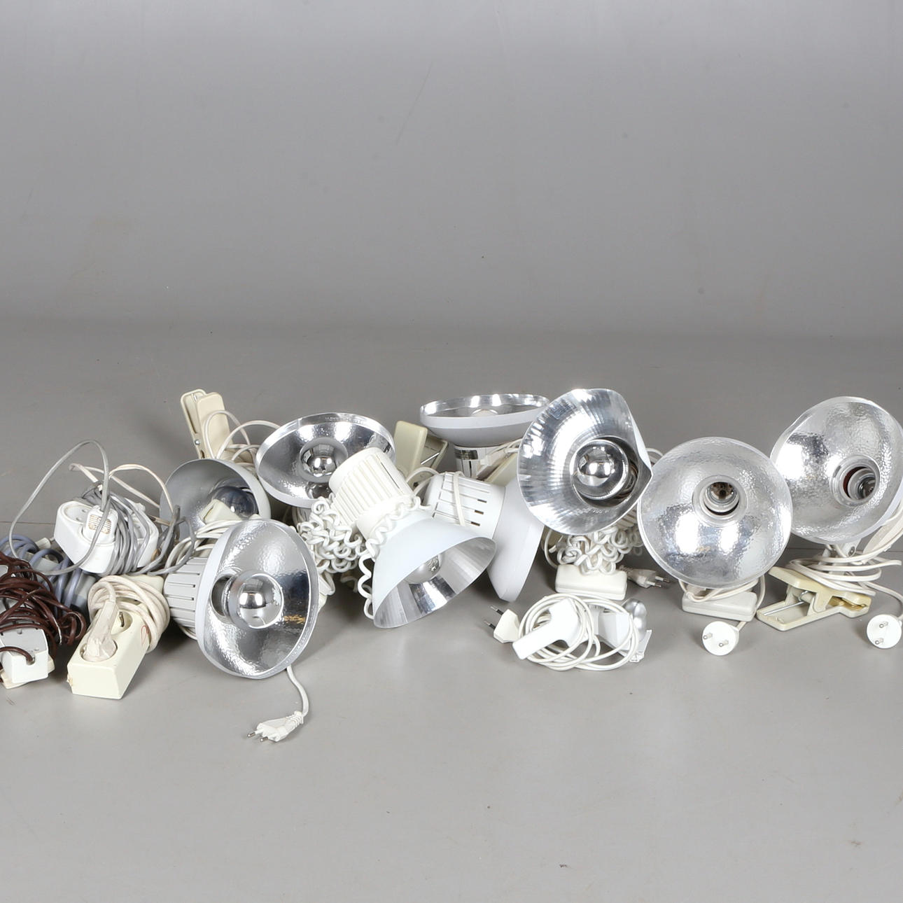 LAMPOR, 10 st, plast/metall, 1900-tal.