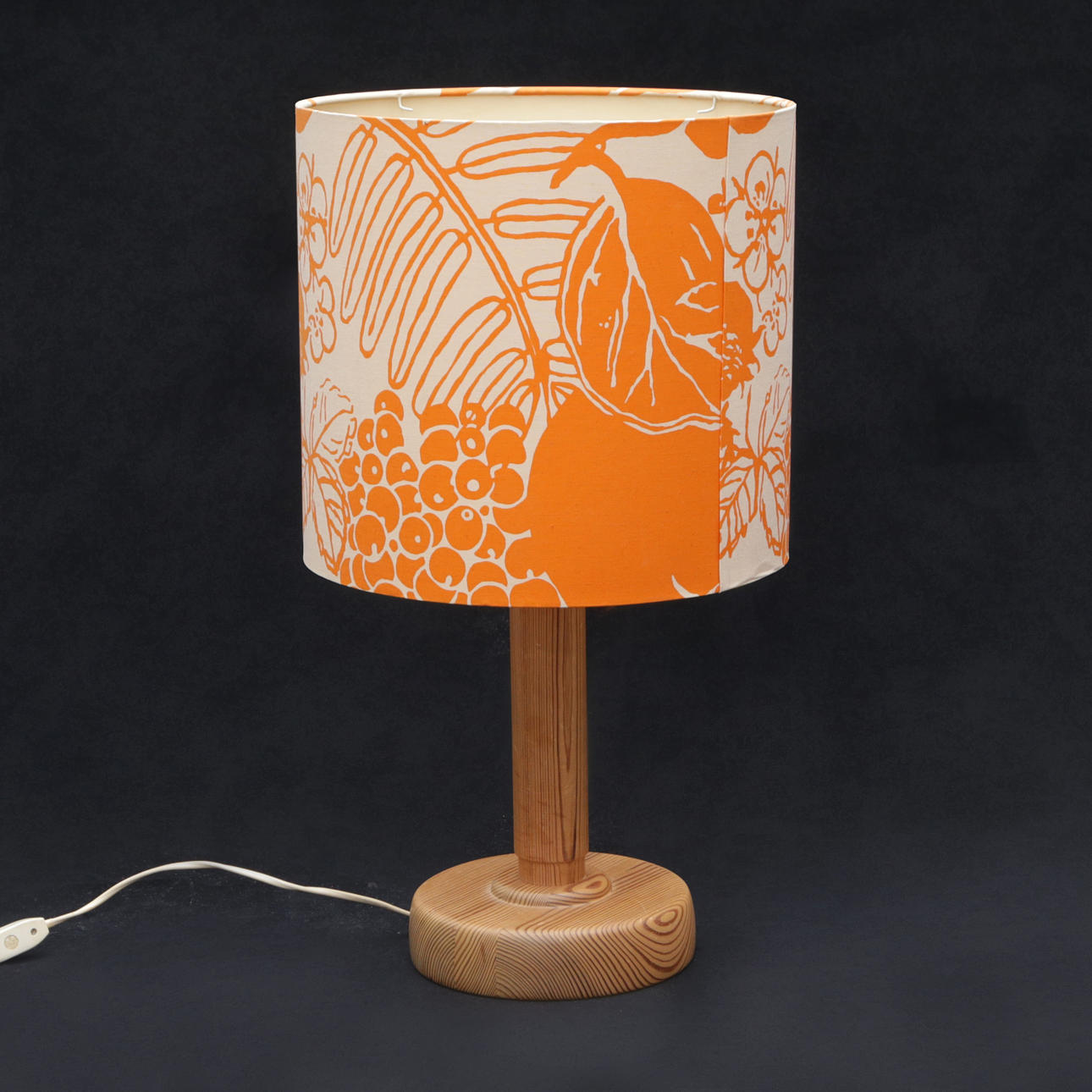 A 1970s-century pine table lamp.