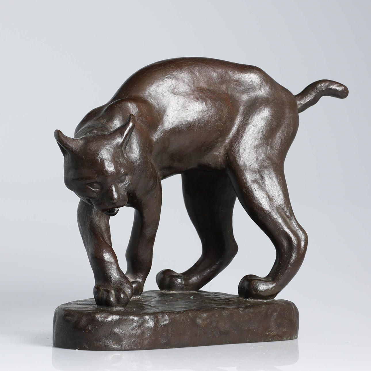 ARVID KNÖPPEL. Lynx, patinated bronze, signed Knöppel.