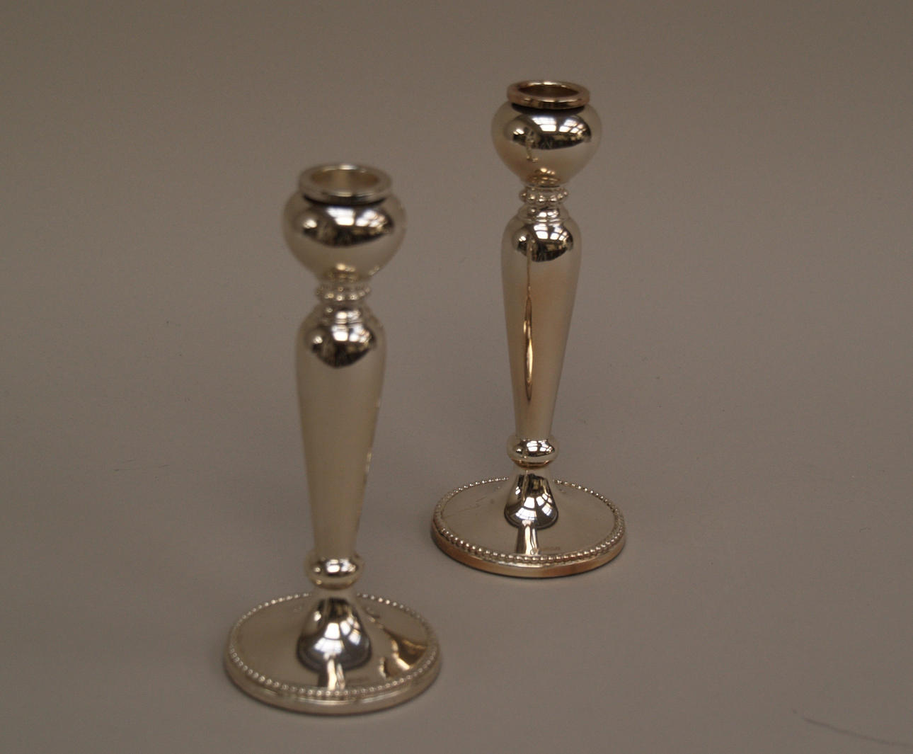 - 2 LJUSSTAKAR. 925 silver.