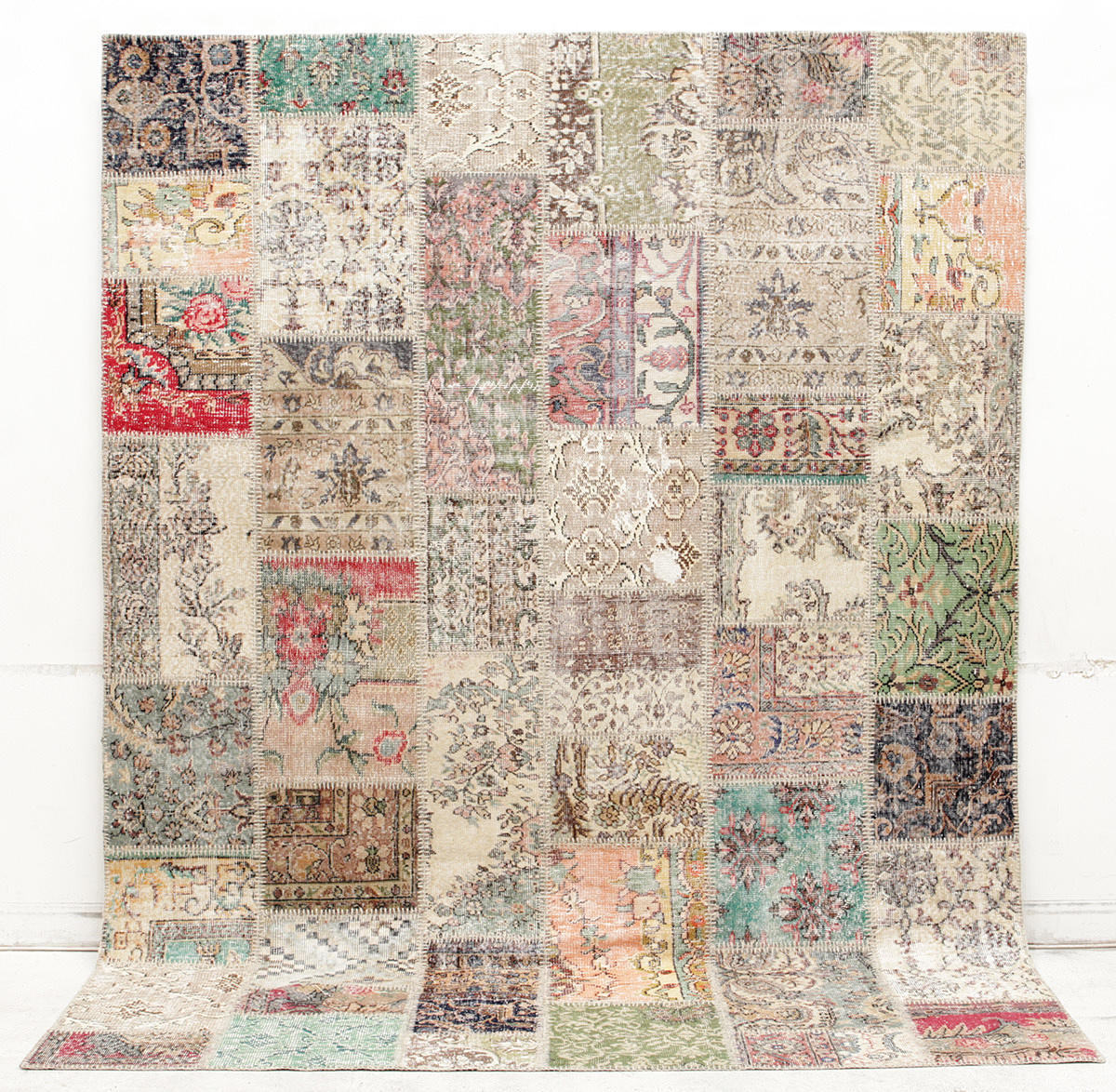 MATTA, carpet patchwork, anatolisk, 305 x 230 cm.