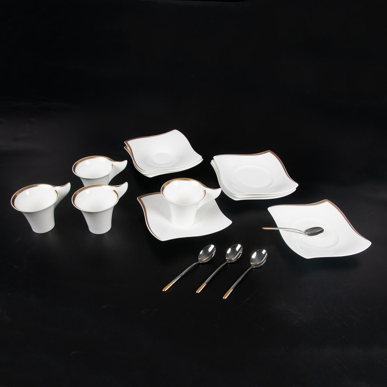 VILLEROY & BOCH. NewWave Premium Gold. 16 pieces, coffee cups
