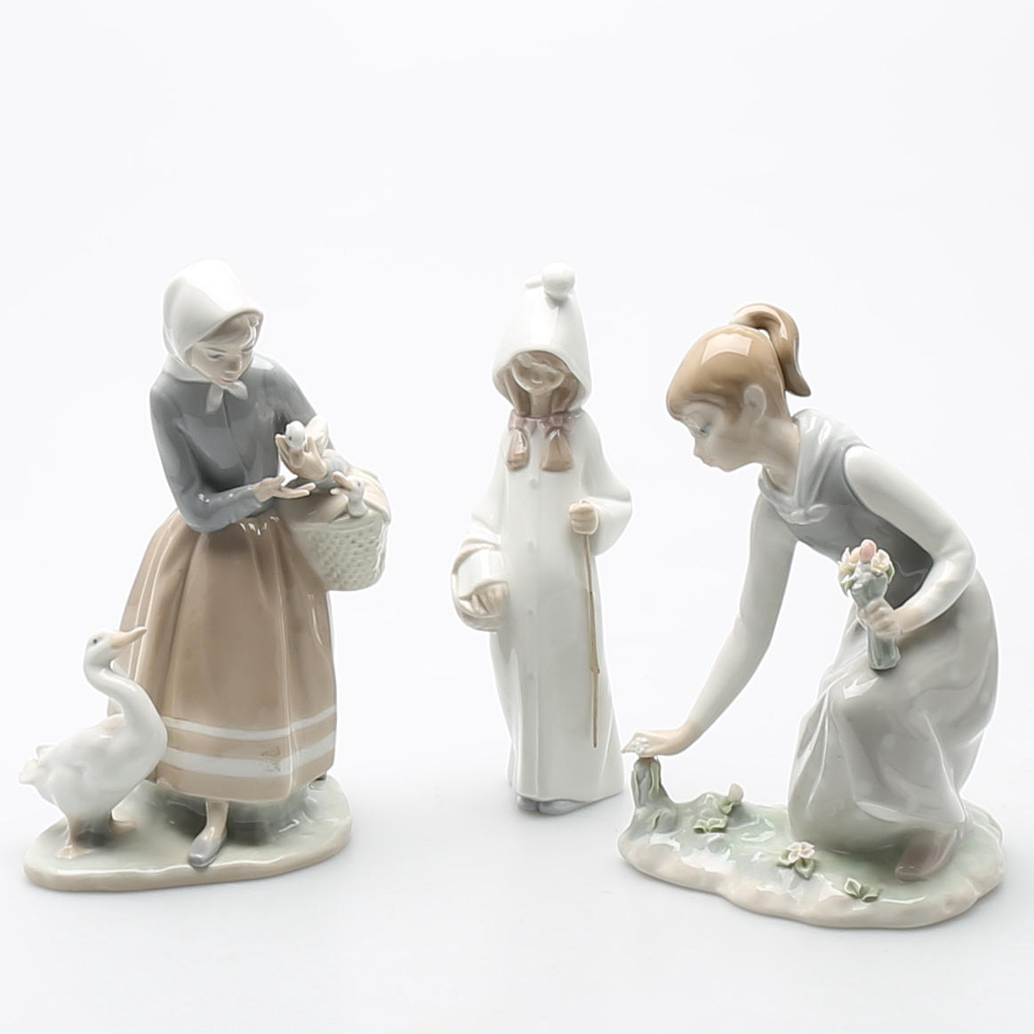 FIGURINER i porslin, 3 st, Lladro samt Nao, Spanien.