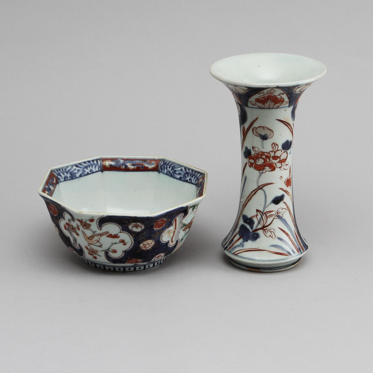 SKÅL samt VAS, porslin, Japan, 1800-tal.