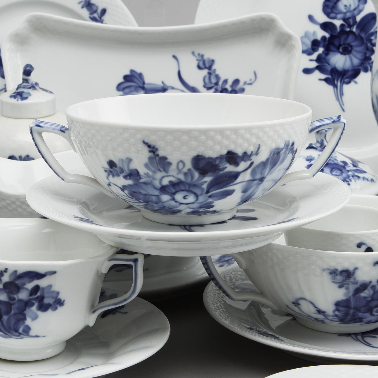 SERVIS, ca 92 delar, "Blå blomst", Royal Copenhagen.