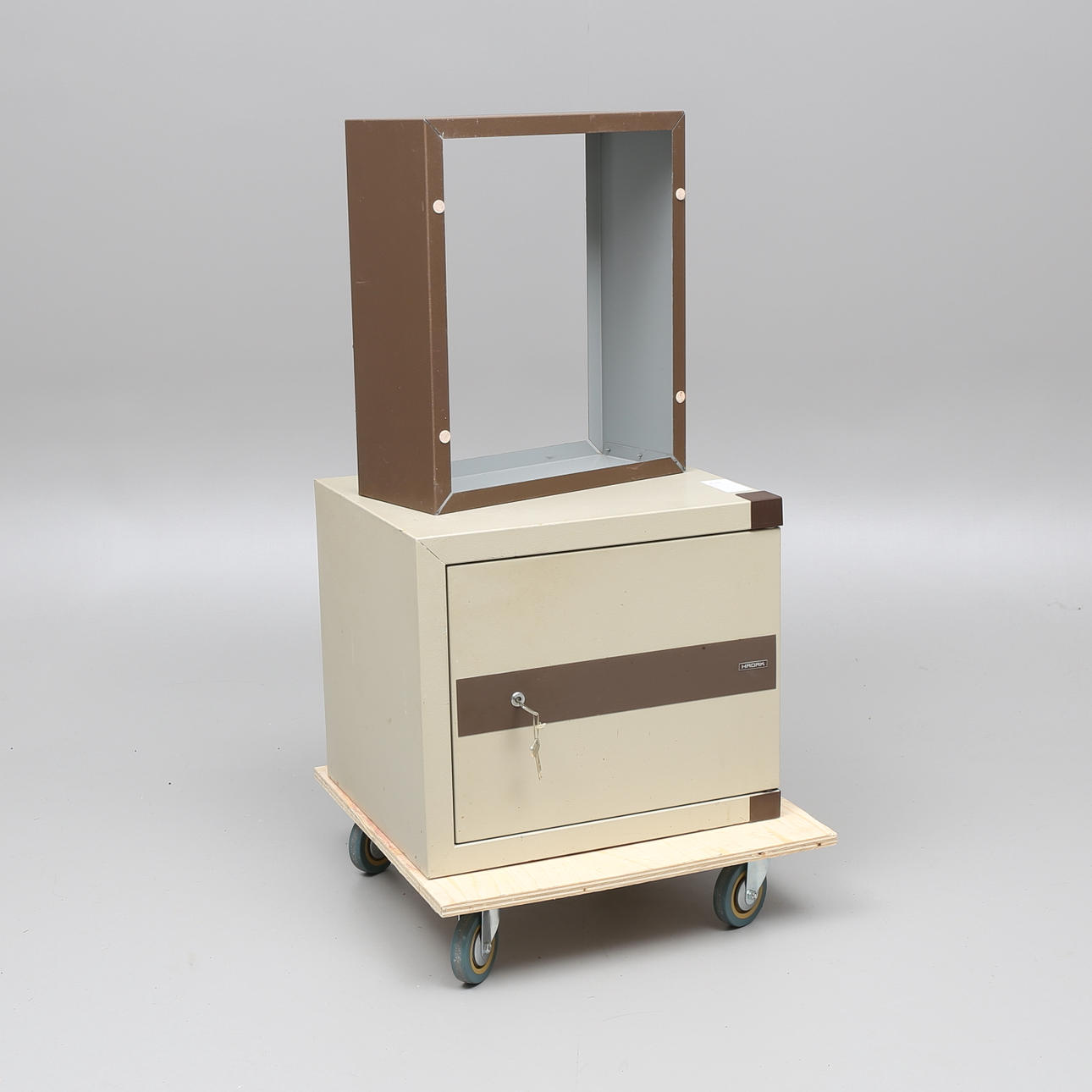 KASSASKÅP, Hadak, P350.