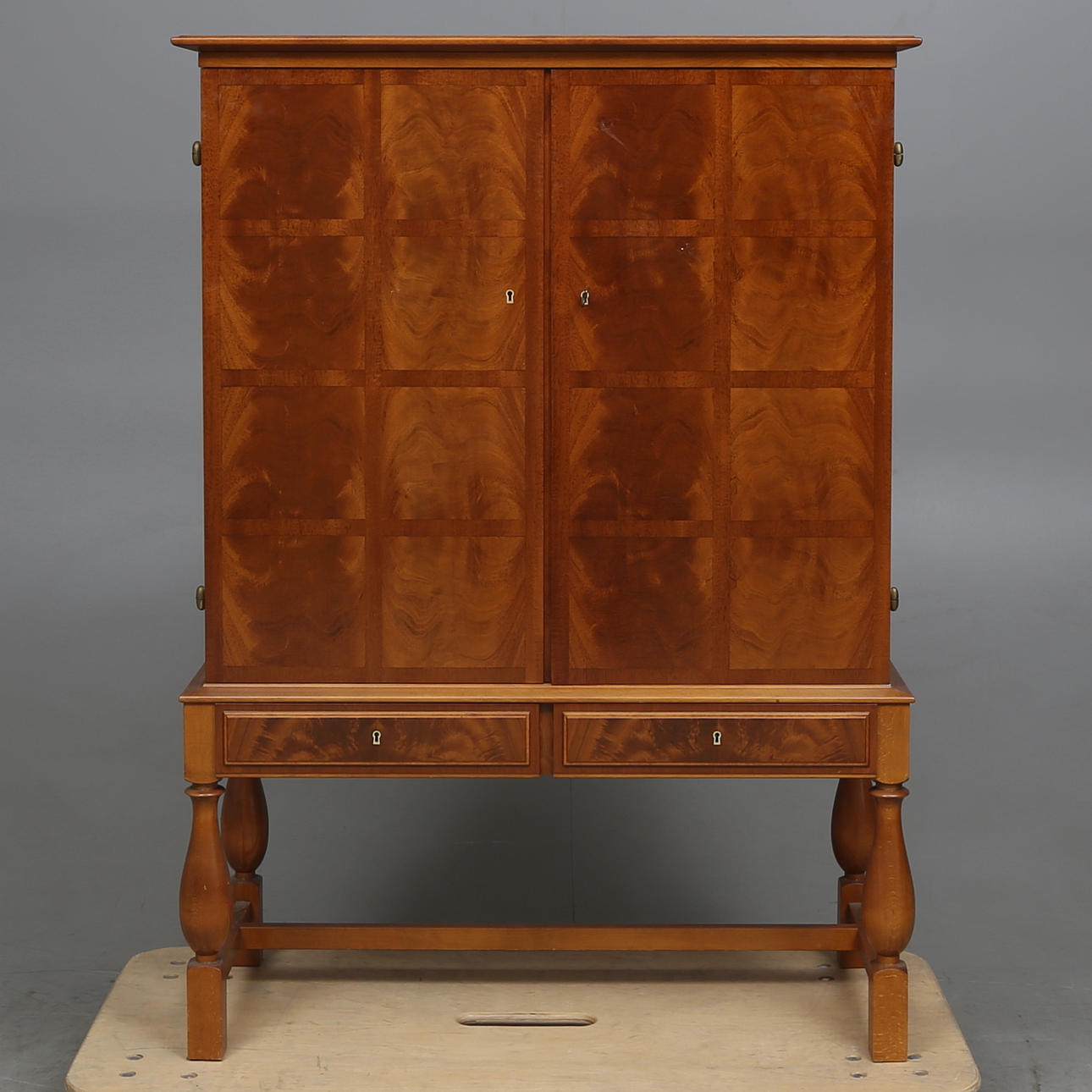 SKÅP, A/B Stilmöbler, Linköping, 1900-talets mitt.