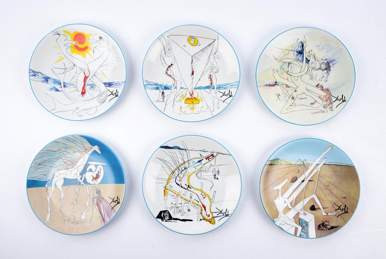 SALVADOR DALI. EFTER. Från serien ”La Conquete du Cosmos”, uppsättning av 6 dekorativa plattor.