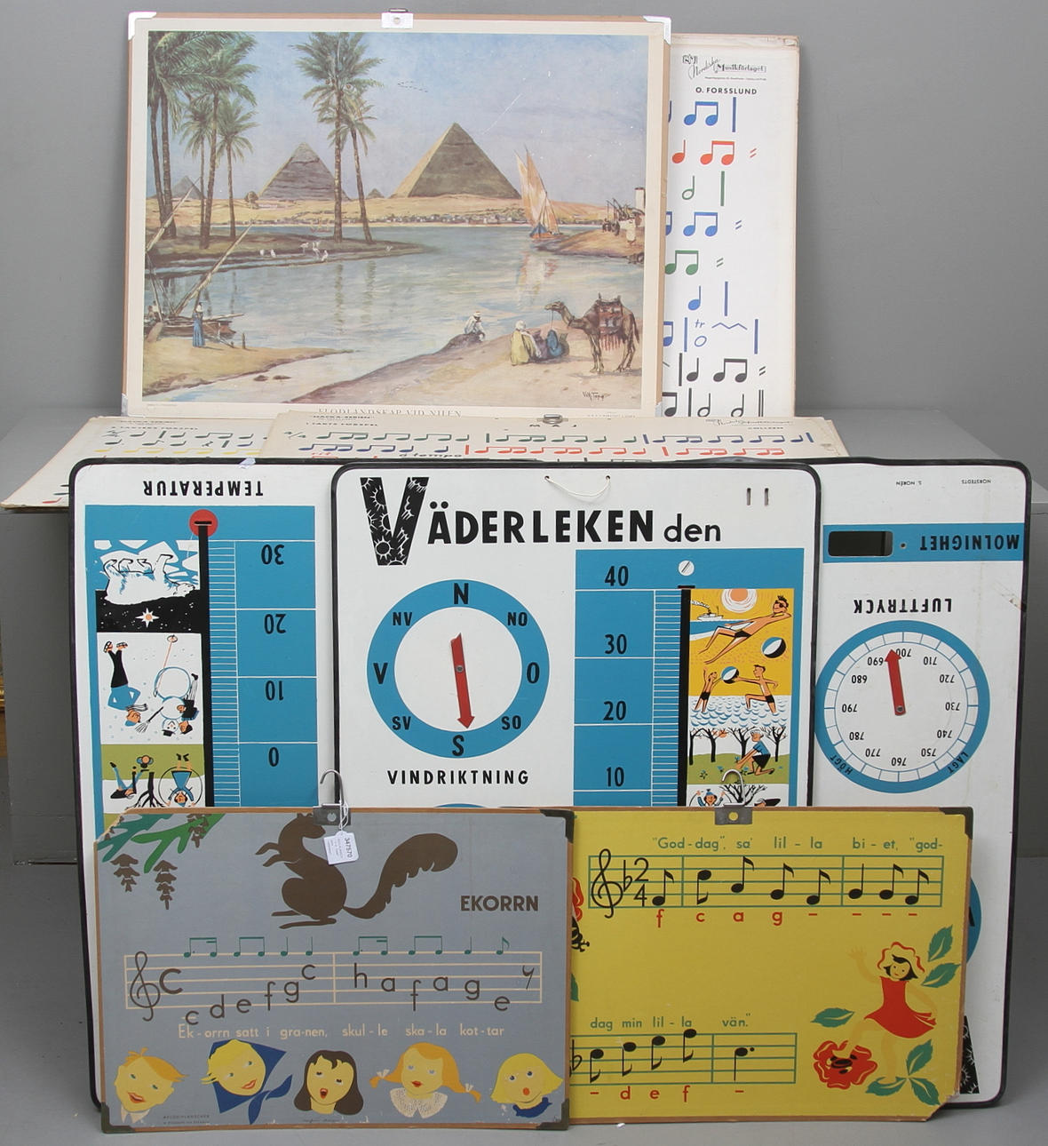 SKOLPLANSCH, 14 st, "noter" samt "väderleken".